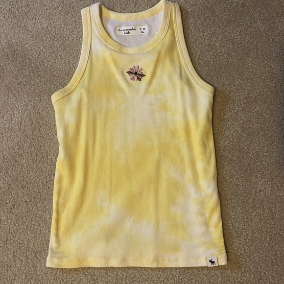 abercrombie kids Other - Abercrombie Kids Yellow/White Tie Dye Tank with Flower Detail. SIZE 9/10.